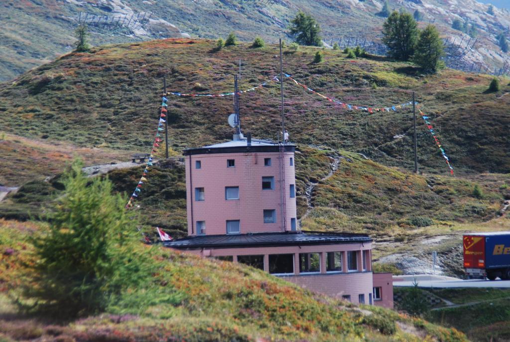 Hotel Restaurant Monte Leone Simplon Buitenkant foto