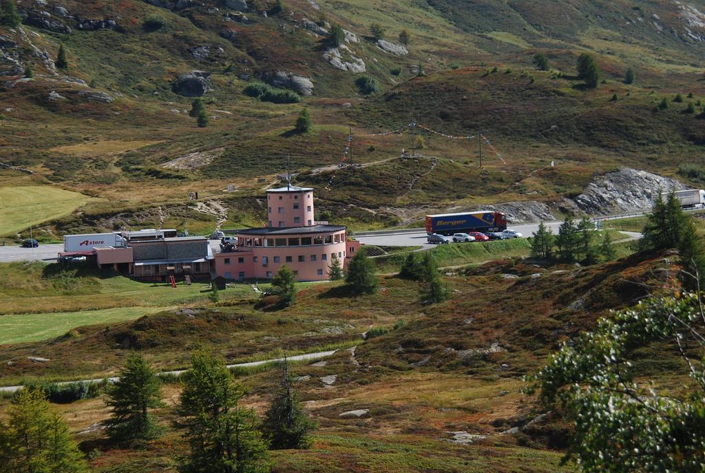 Hotel Restaurant Monte Leone Simplon Buitenkant foto