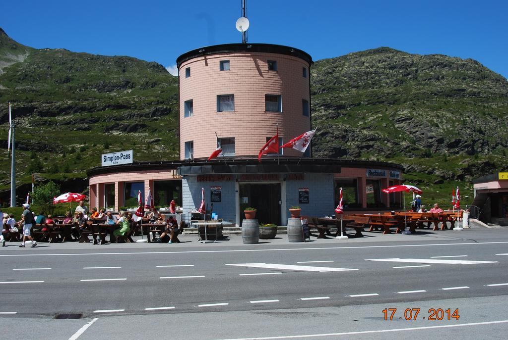 Hotel Restaurant Monte Leone Simplon Buitenkant foto