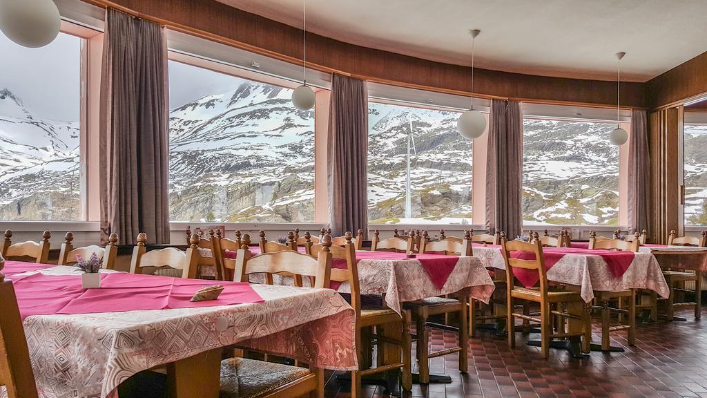 Hotel Restaurant Monte Leone Simplon Buitenkant foto